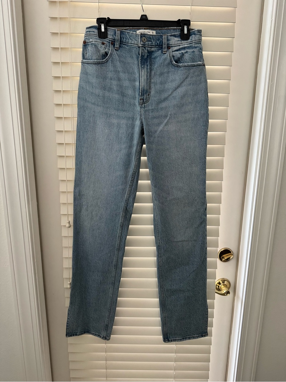 Abercrombie & Fitch Ultra High Rise 90s Straight Jean Side Slits Light Wash 28 L